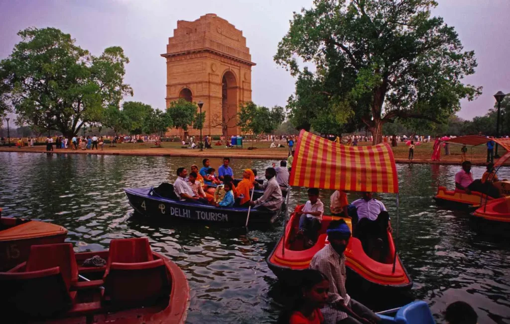 Enjoy Boating at War Memorial